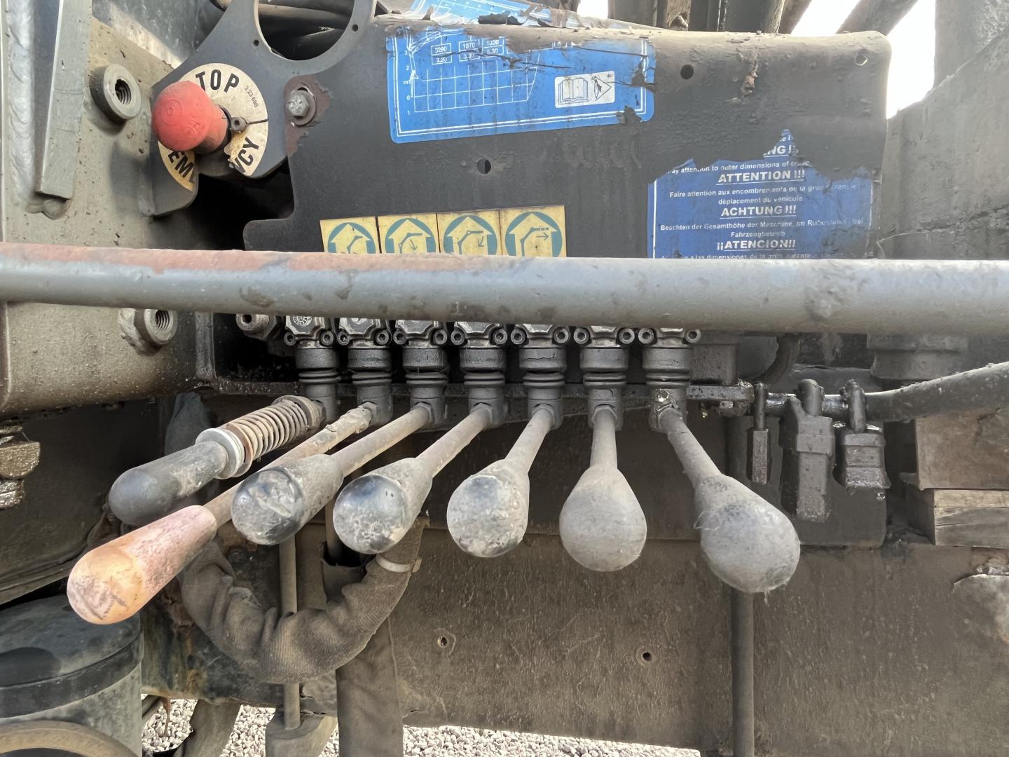 ./imagenes/INVOICE/2019/17415/CAMION INTERNATIONAL 4400 6X4 CON GRUA ARTICULADA COPMA 2000  (24).JPG